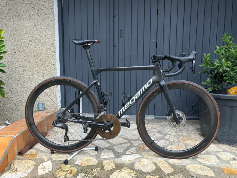 Megamo PULSE ELITE 15 SH12 2023