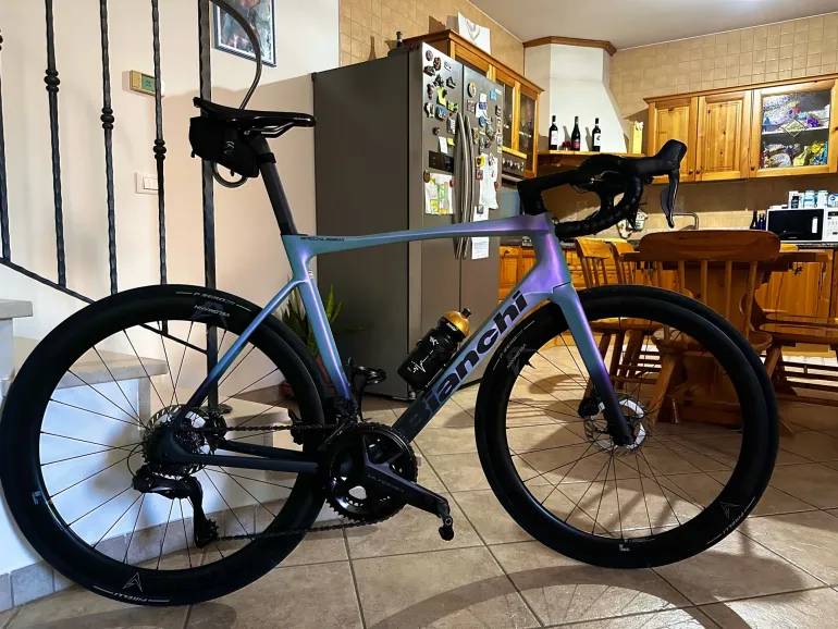 Bianchi Specialissima PRO Ultegra Di2 2024