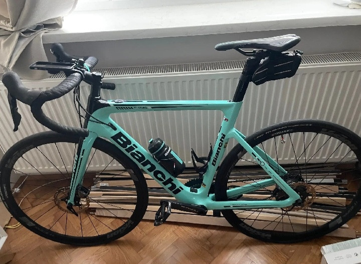 Bianchi Aria e-Road Ultegra Di2 utilizado en 55 cm | buycycle