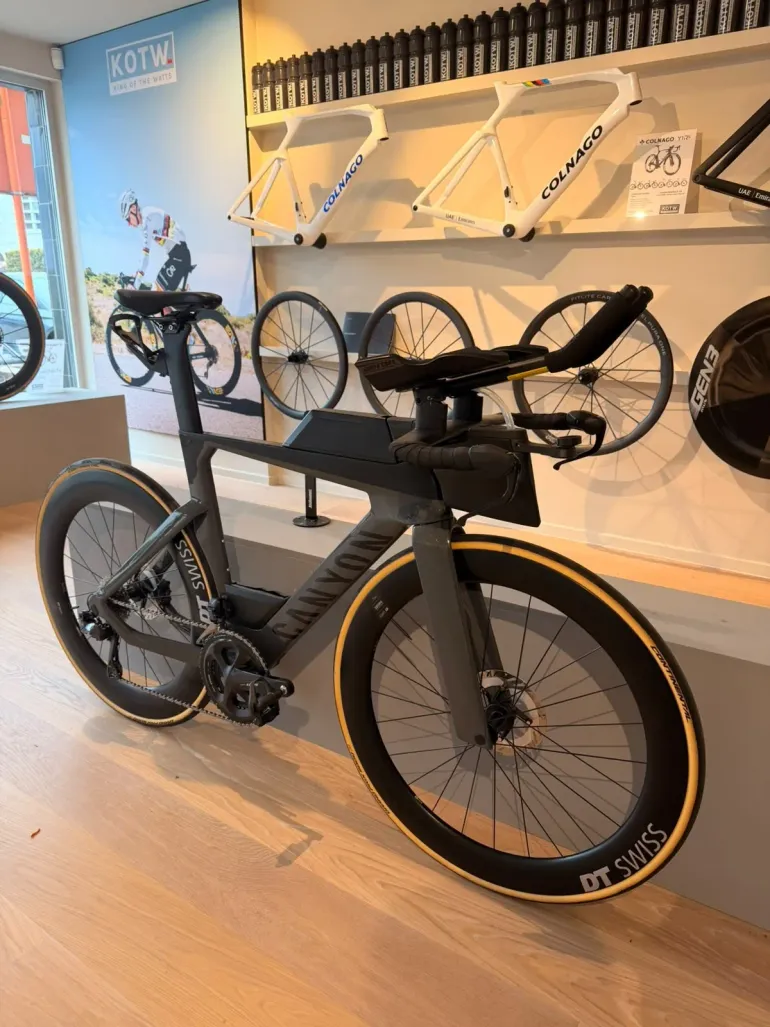 Cyn Standing Brugt Canyon Speedmax Shimano Ultegra Di2 – € 4,500 | buycycle