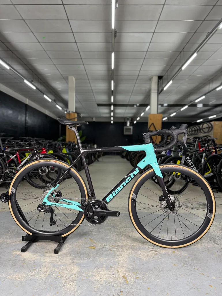 Bianchi Specialissima PRO Ultegra Di2 2024