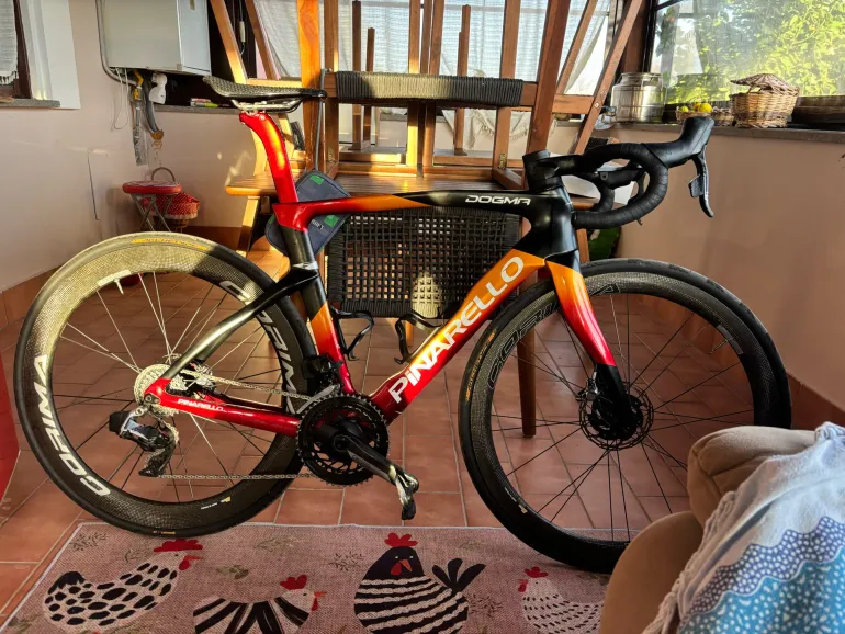 Pinarello DOGMA F RED ETAP AXS Disc 2023