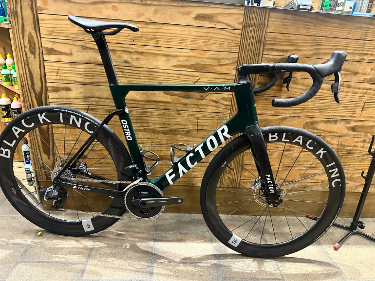 Factor OSTRO VAM - SRAM Red 2024