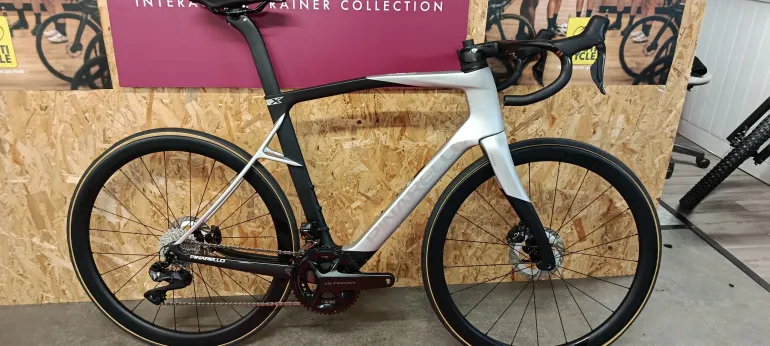 Pinarello X7 SHIMANO ULTEGRA Di2 2024