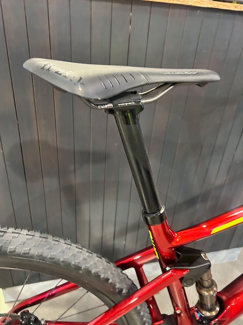 Used BMC Fourstroke 01 ONE 2022 Mountainbike, Red — image 5 of 6