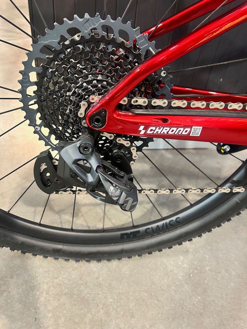 Used BMC Fourstroke 01 ONE 2022 Mountainbike, Red — image 3 of 6