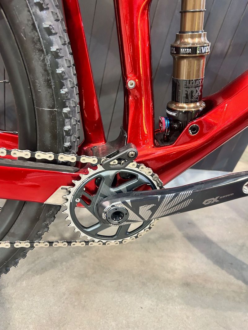 Used BMC Fourstroke 01 ONE 2022 Mountainbike, Red — image 2 of 6