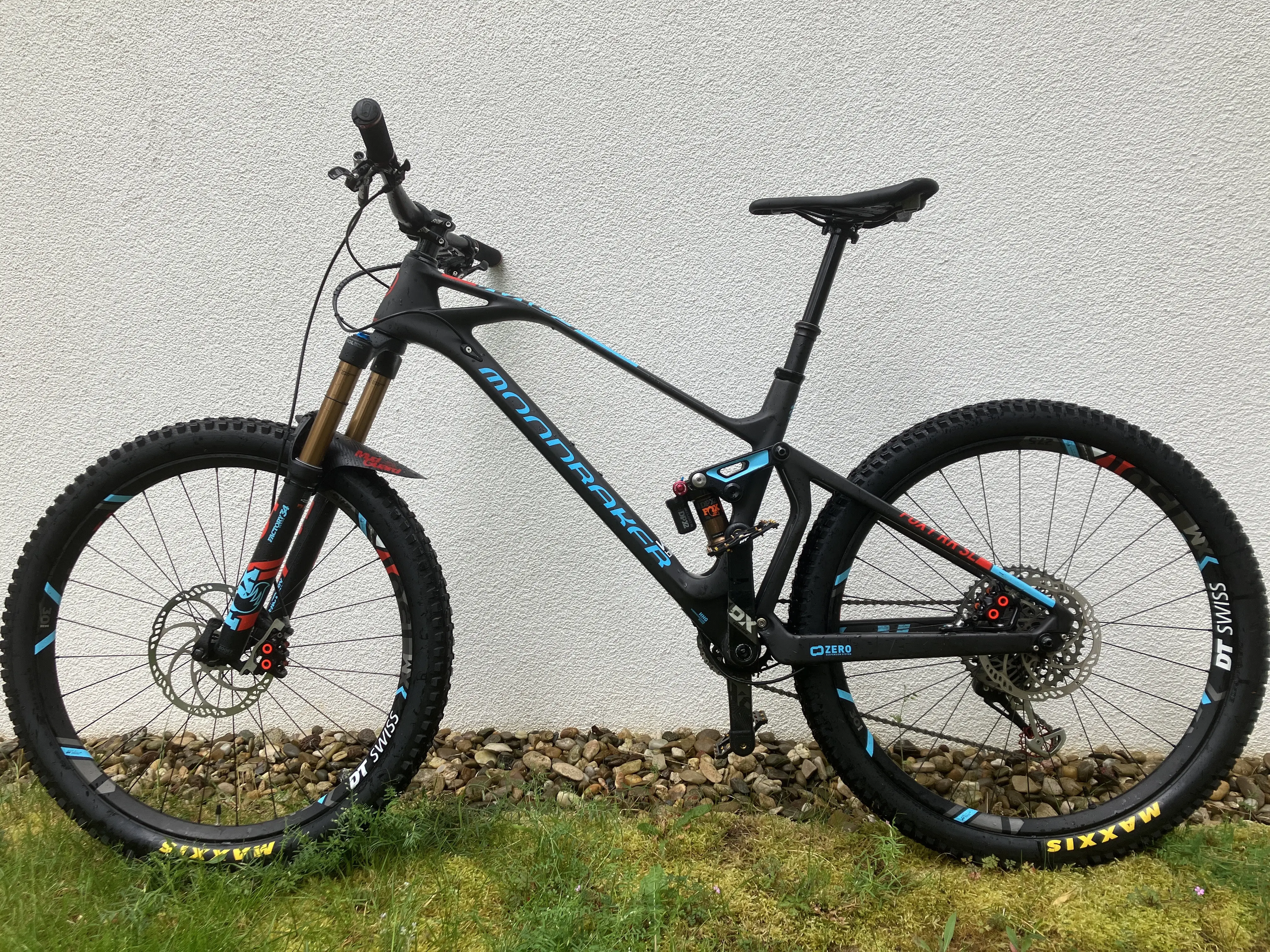 Mondraker foxy carbon rr hot sale 2018