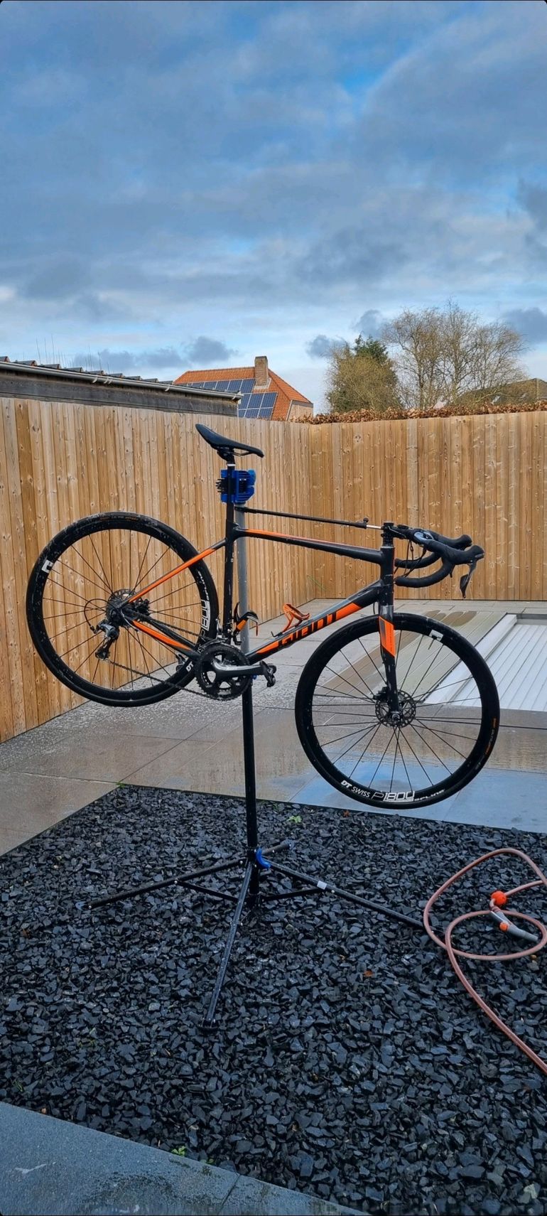 Used Giant Contend SL 2 Disc 2019 Road & Gravel, Orange — image 3 of 4