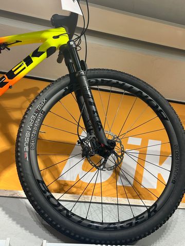 Tweedehands Trek Supercaliber 9.8 XT 2023 Mountainbike — afbeelding 4 van 7