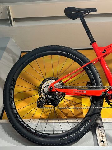 Tweedehands Trek Supercaliber 9.8 XT 2023 Mountainbike — afbeelding 2 van 7