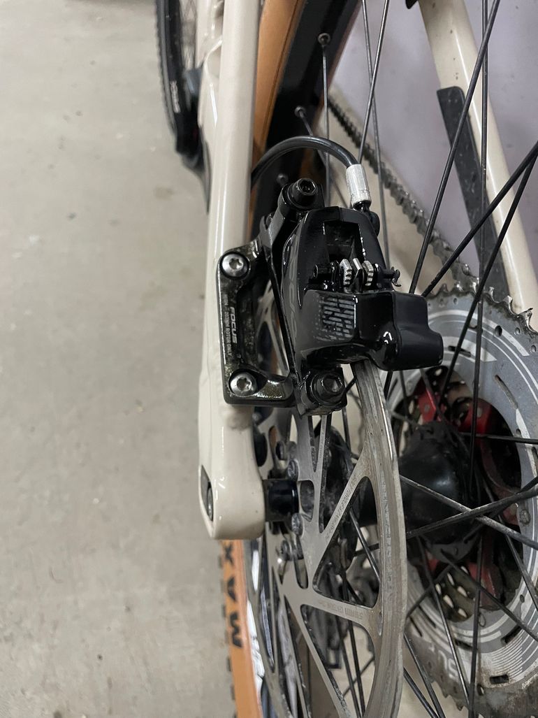 Used Focus SAM2 6.8 2021 Mountainbike, Light Gray — image 9 of 16