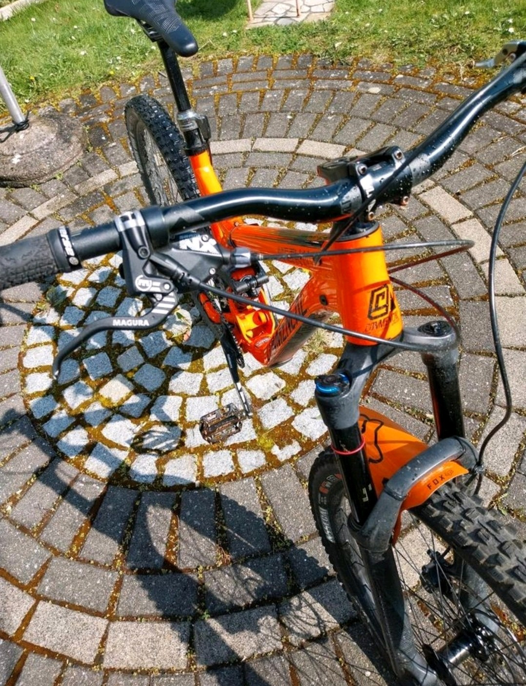 Meta am v3 sales 650b orange 2018