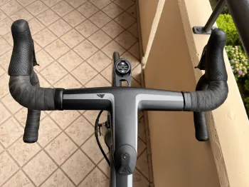 Used Canyon Ultimate CF SL 8.0 Di2 2018 Road & Gravel, Black — image 6 of 8