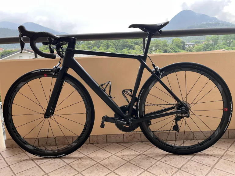 Used Canyon Ultimate CF SL 8.0 Di2 2018 Road & Gravel, Black — image 1 of 8