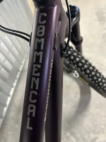Used Commencal Meta HT 2023 Mountainbike — image 2 of 3
