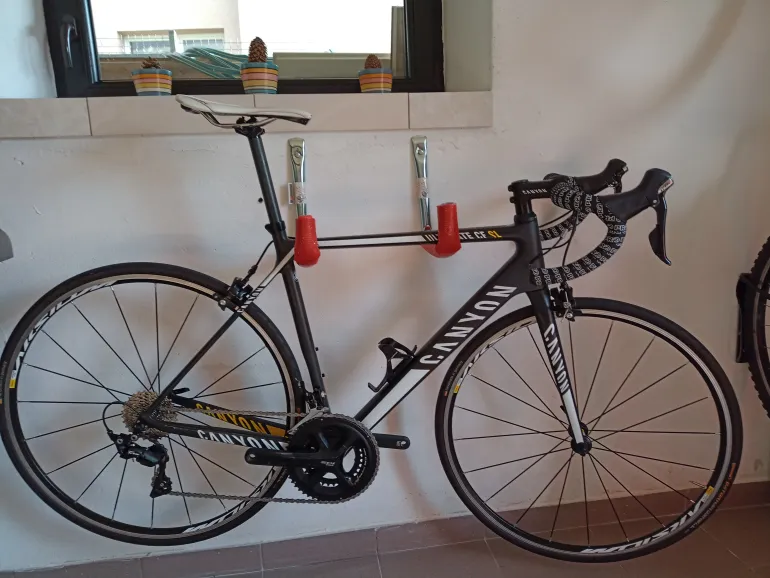 Used Canyon Ultimate CF SL F10 2017 Road & Gravel — image 3 of 5