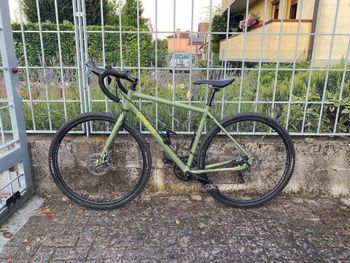 Used Genesis Cda 20 2021 Road & Gravel — image 1 of 4