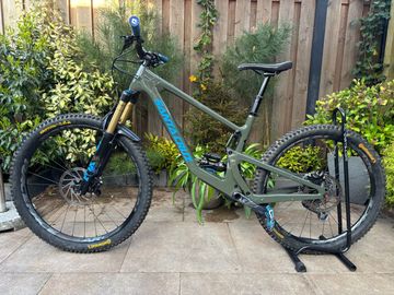 Brugt Santa Cruz BRONSON X01 / Carbon CC / MX 2022 MTB