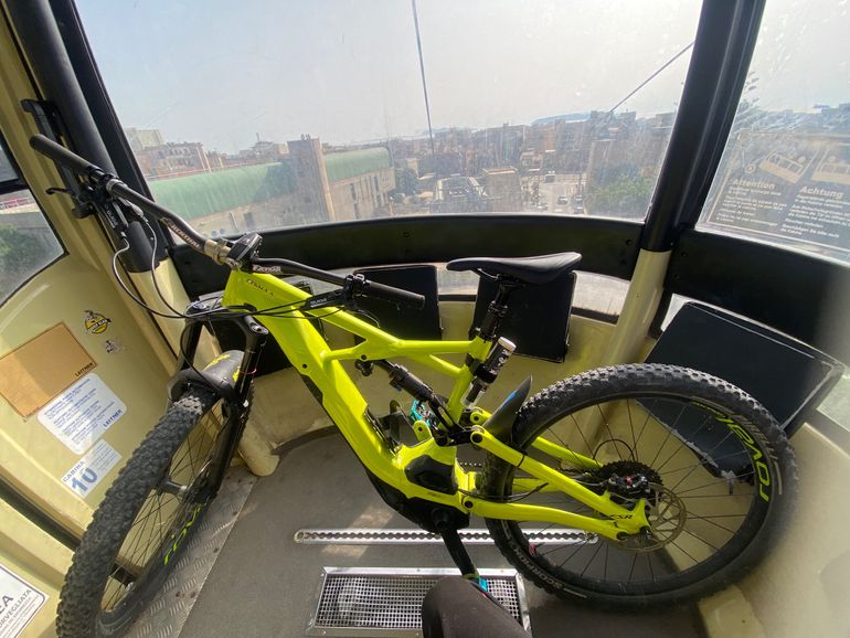 Used Specialized Turbo Kenevo Comp 2019 Mountainbike, Orange — image 1 of 7