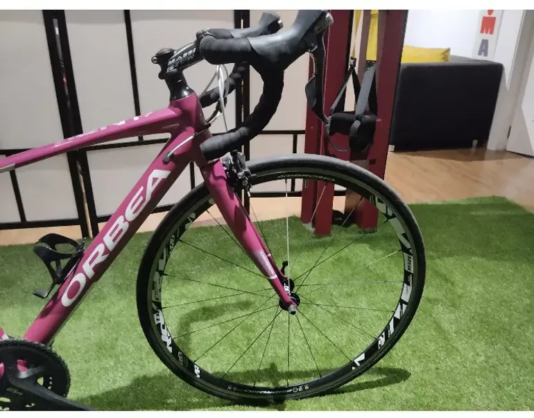 Avant h70 sale road bike