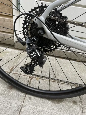 Used Canyon Roadlite 5 WMN 2021 Road & Gravel, Light Gray — image 2 of 3