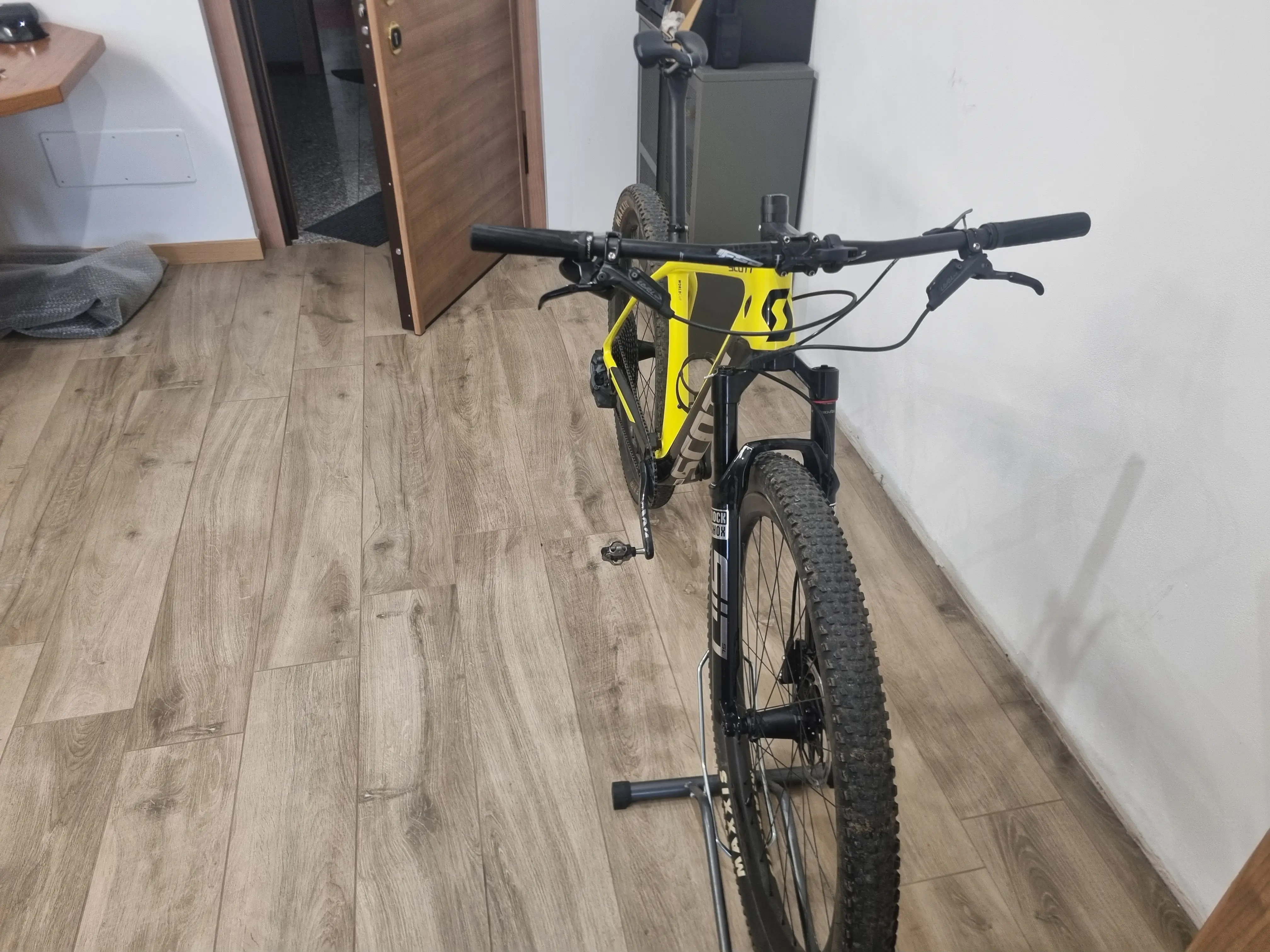 Scott scale rc 900 world cup axs sales bike