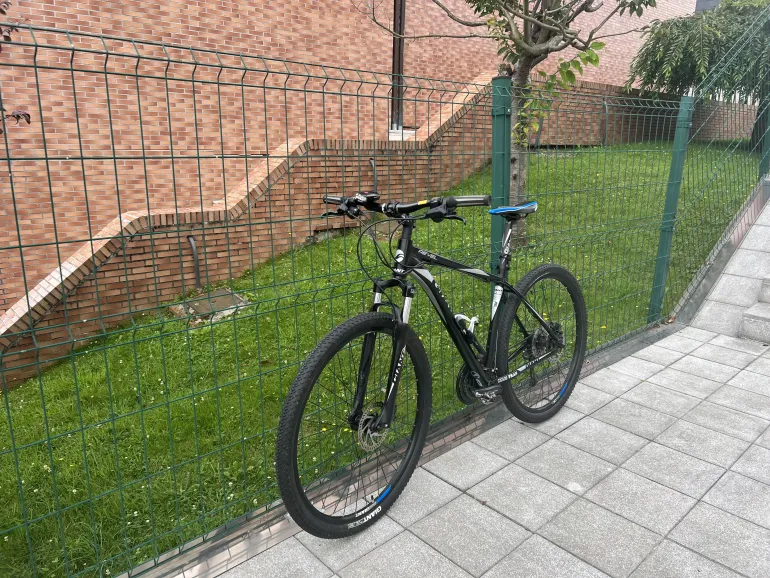 Bicicleta giant outlet revel 29