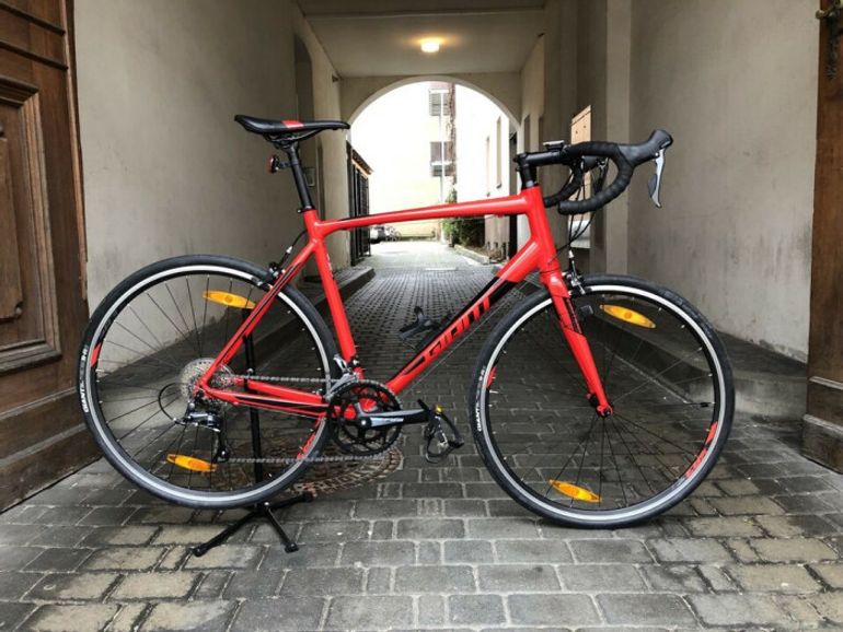 Giant Contend 3 used in 56 cm | buycycle