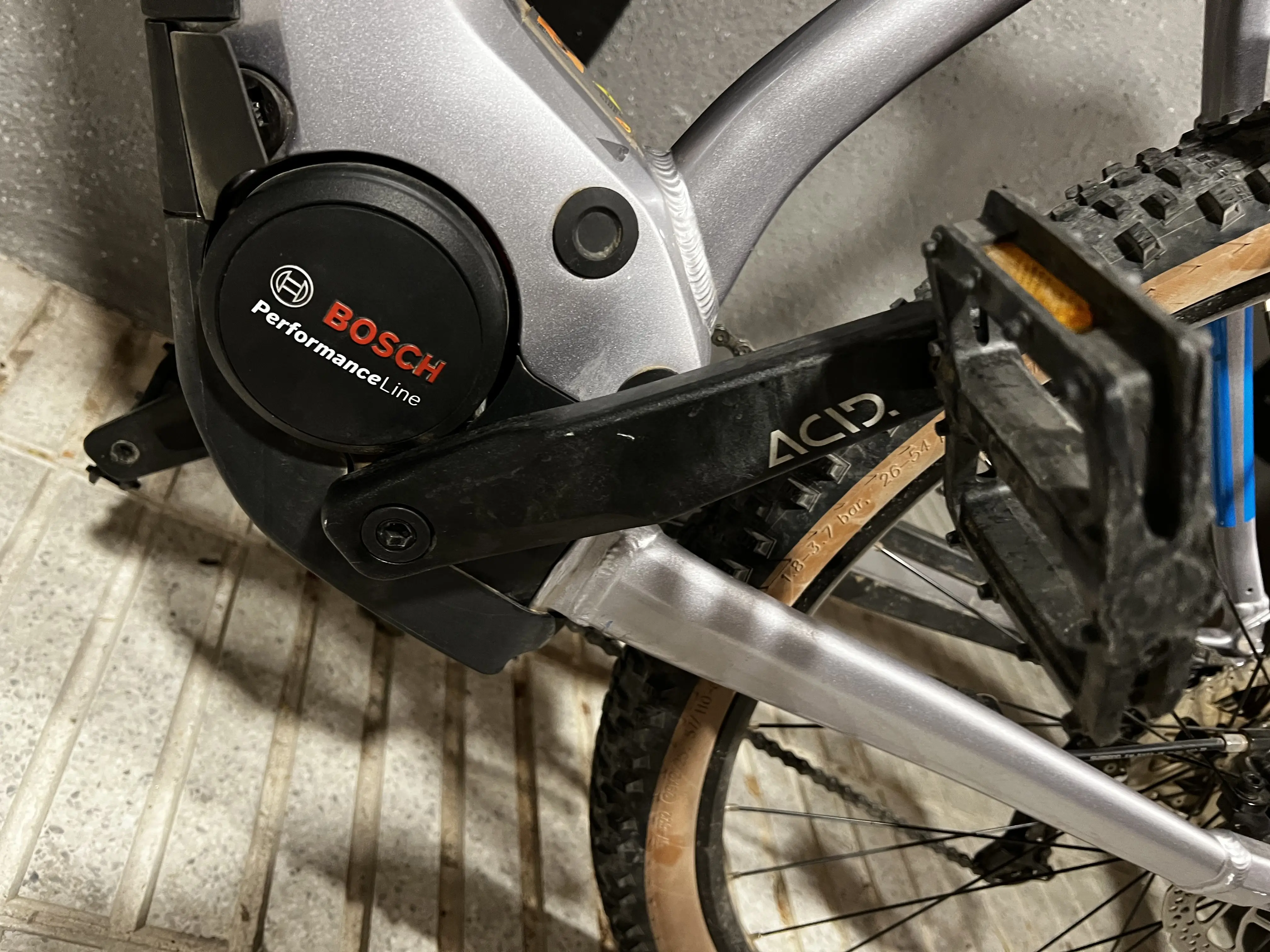 Cube e best sale bike bosch motor