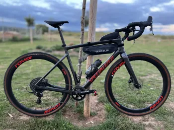 Used Specialized Diverge Base Carbon 2022 Road & Gravel, Light Gray — image 1 of 4