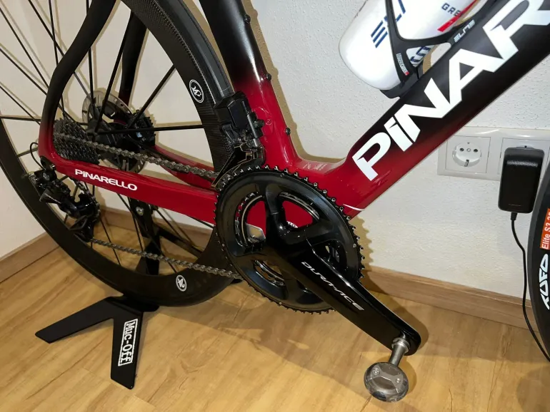 Pinarello dogma discount f12 team ineos