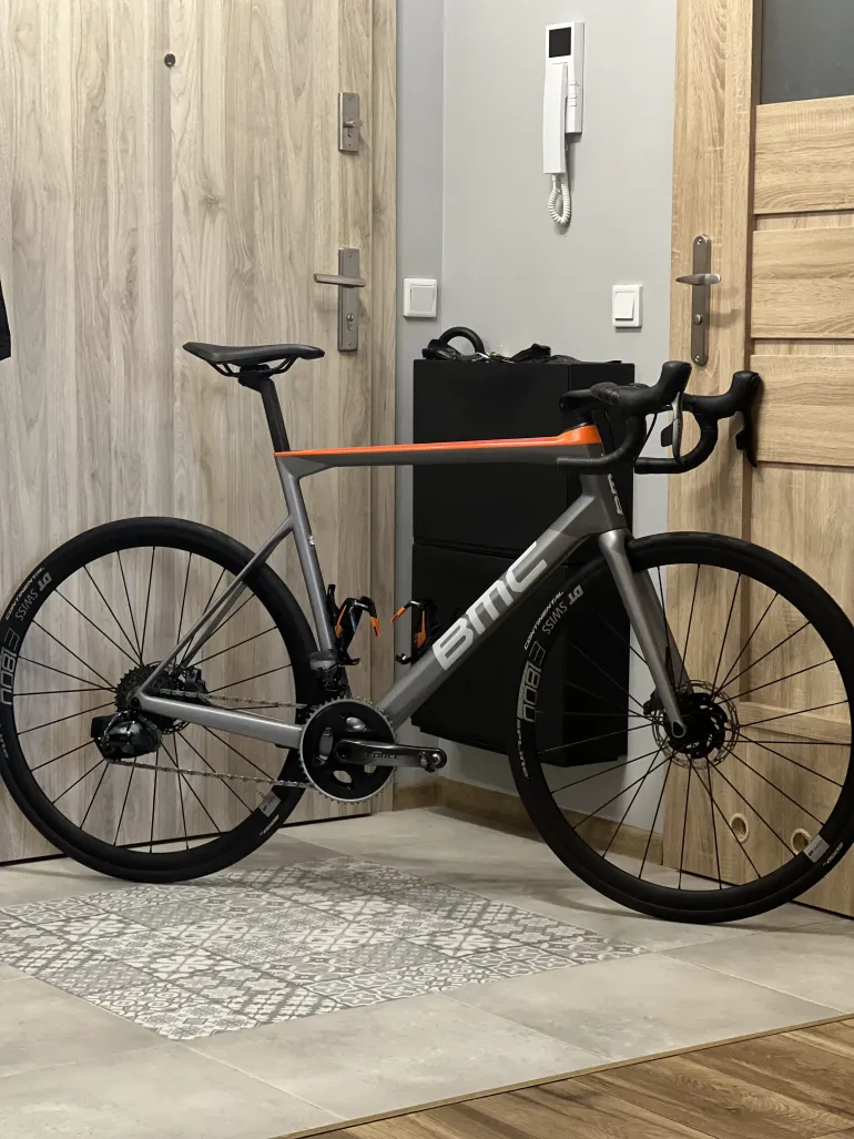 teammachine slr02 disc one 2020