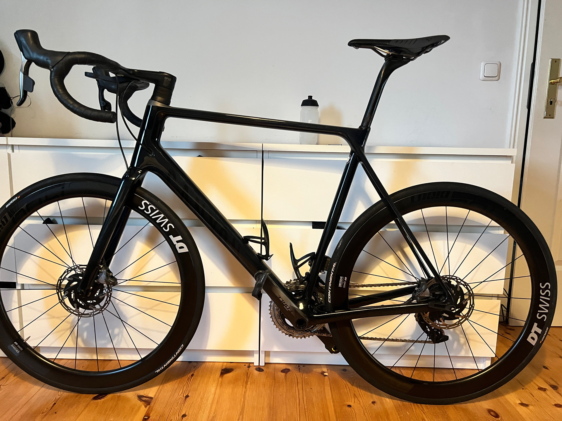 Canyon ultimate cf slx disc 8.0 etap hot sale