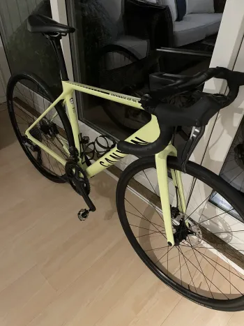 Used Canyon Endurace CF SL 8 Di2 2022 Road & Gravel, shop.filter.color.ffff00 — image 5 of 8
