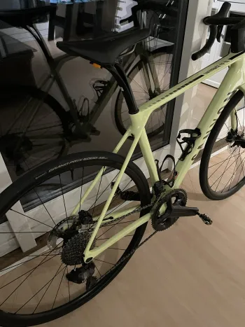 Used Canyon Endurace CF SL 8 Di2 2022 Road & Gravel, shop.filter.color.ffff00 — image 7 of 8