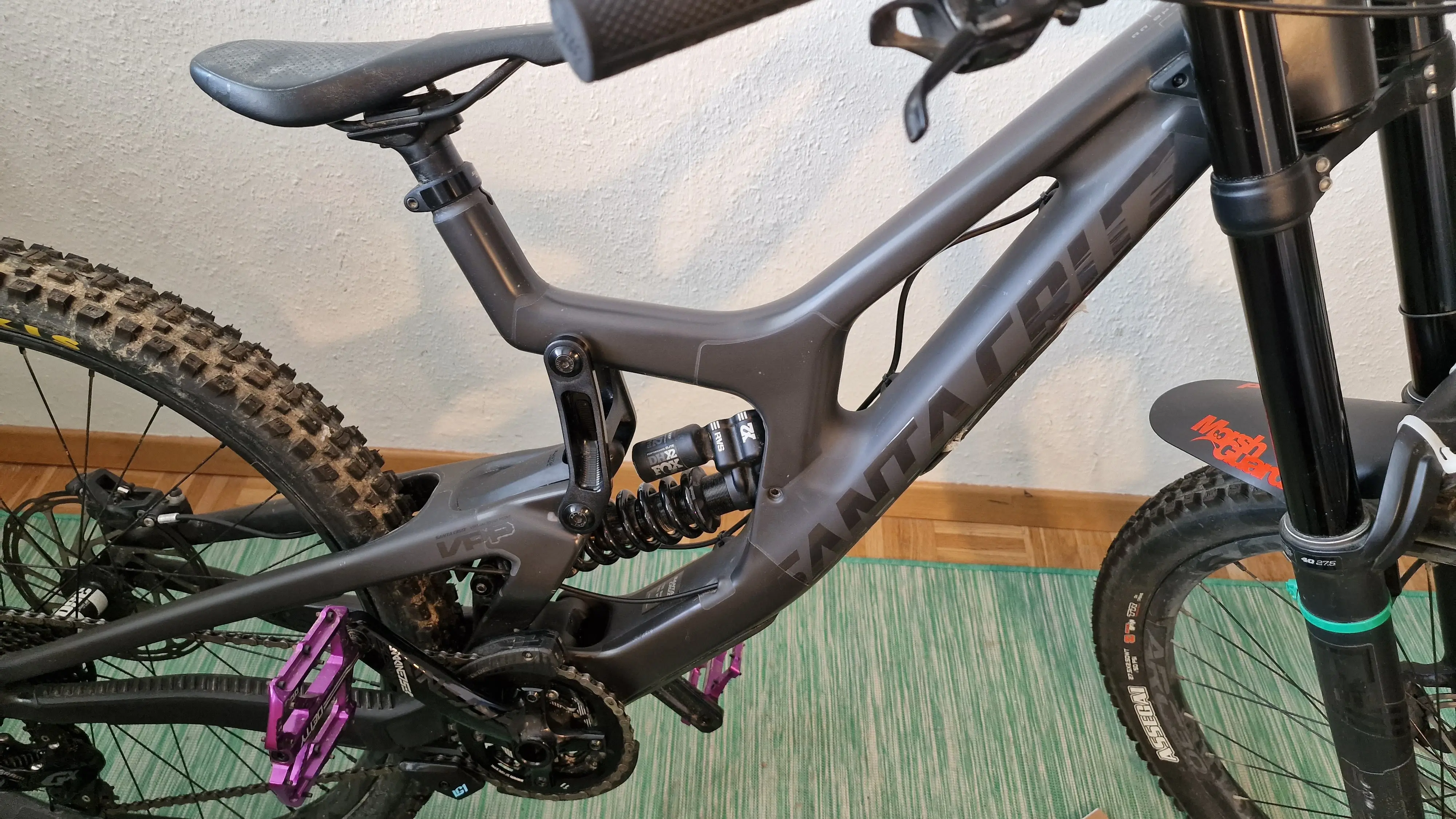 Santa Cruz V10 X01 / Carbon CC / 29 used in L | buycycle USA
