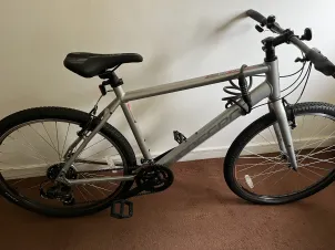 Carrera parva ltd hot sale edition hybrid bike