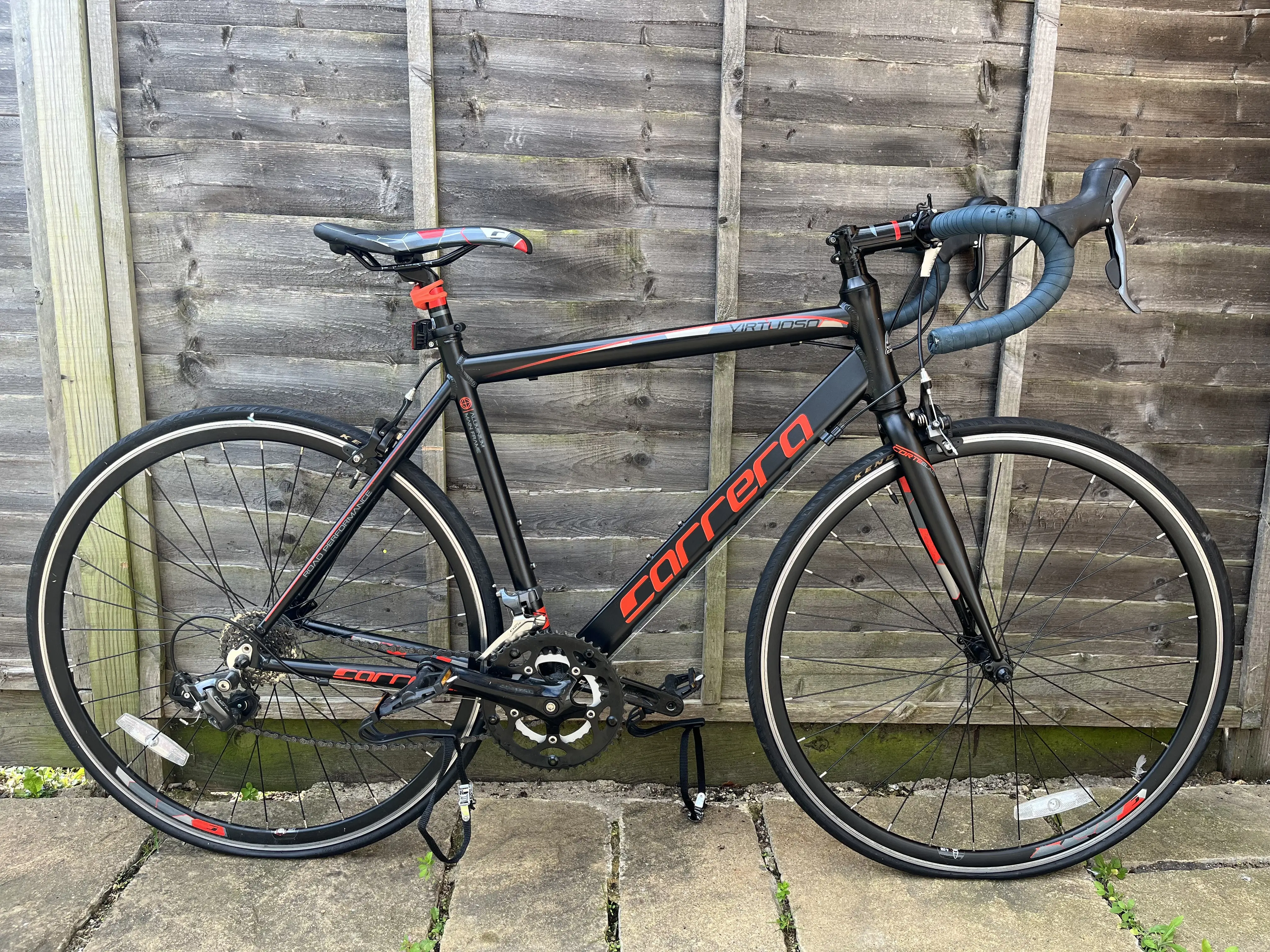 Carrera virtuoso on sale road bike