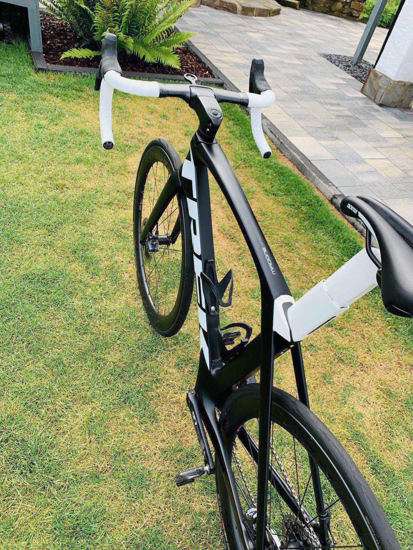 Trek madone slr discount 6 disc speed