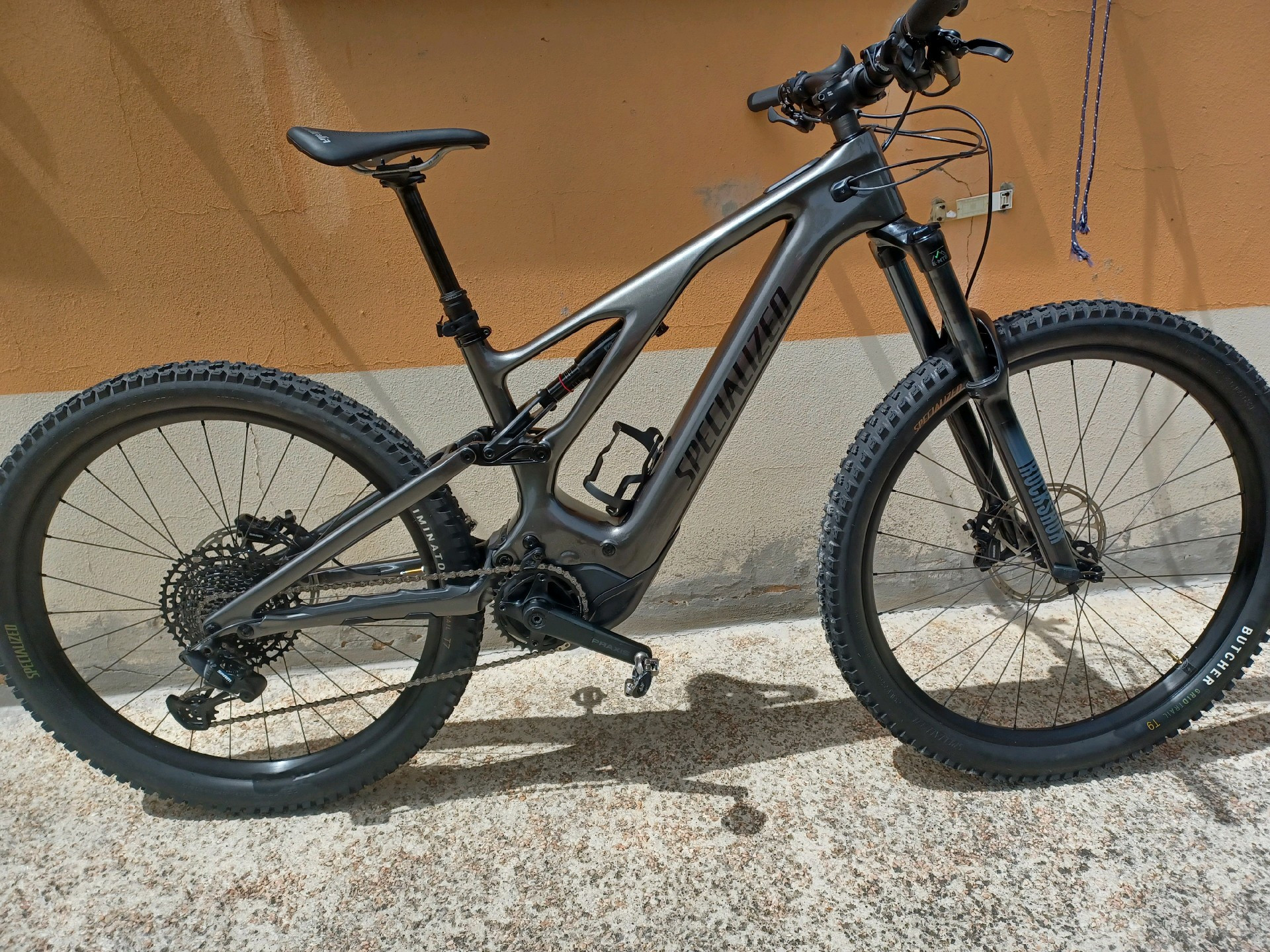 Specialized Turbo Levo Carbon used in M buycycle