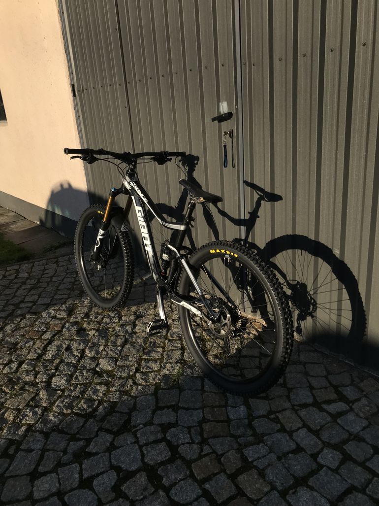 Used Giant Trance 4 2016 Mountainbike, Black — image 3 of 8
