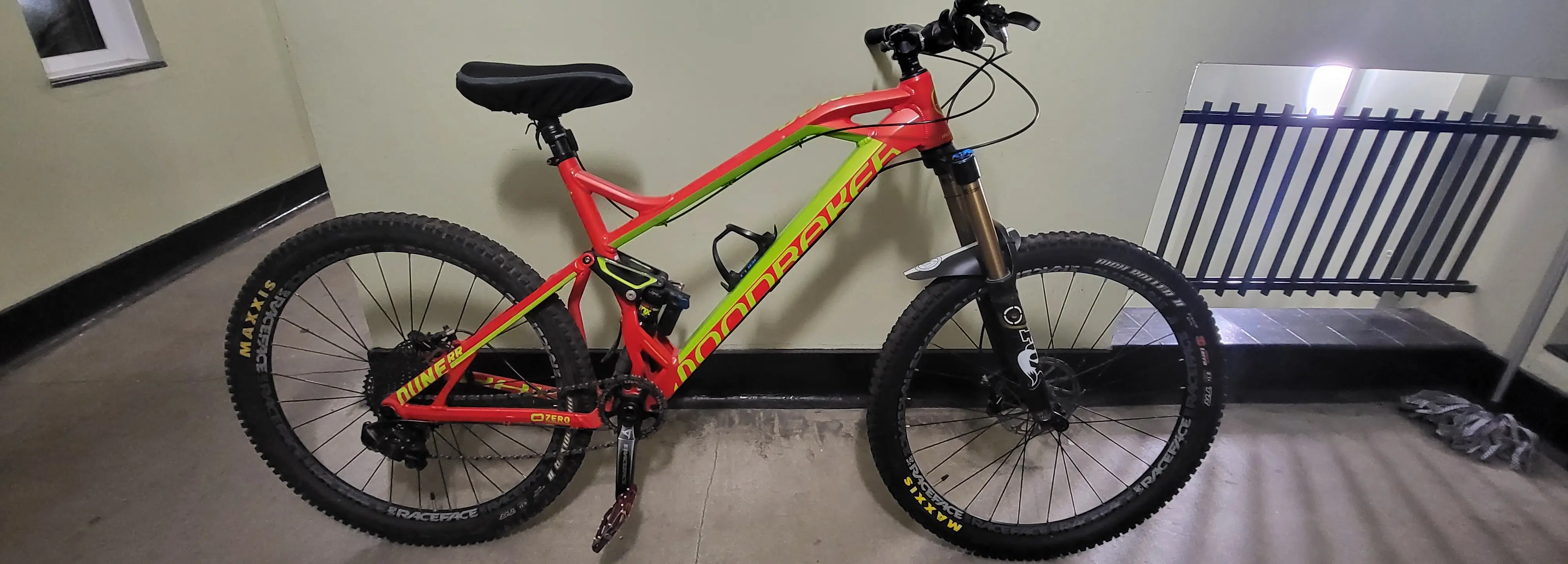 Mondraker dune carbon r hot sale 2019