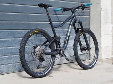 Used Giant Trance 2 2019 Mountainbike, Light Gray, 27.5 (650B) — image 3 of 7