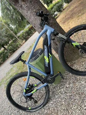 Used ROCKRIDER 27.5" E-ST 100 ELECTRIC MOUNTAIN BIKE 2021 Mountainbike, Light Gray — image 3 of 3