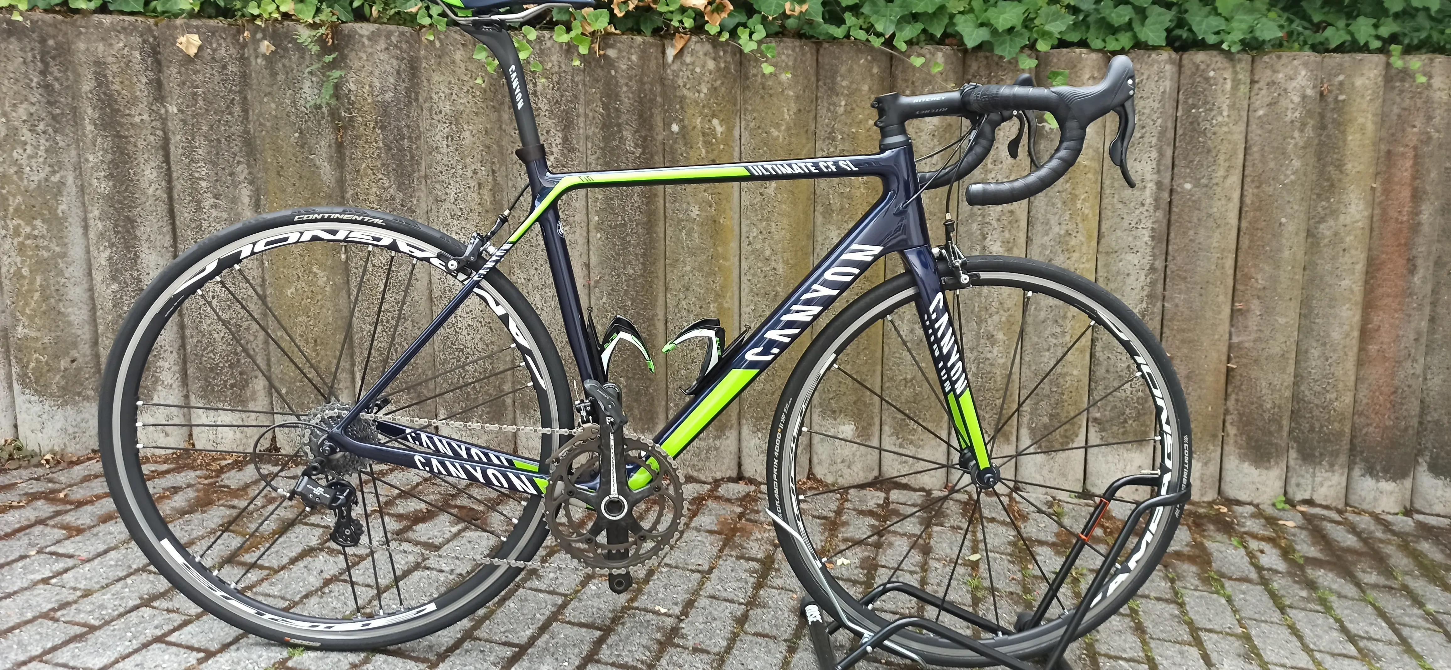 Canyon Ultimate CF SL 9.0 team used in M buycycle