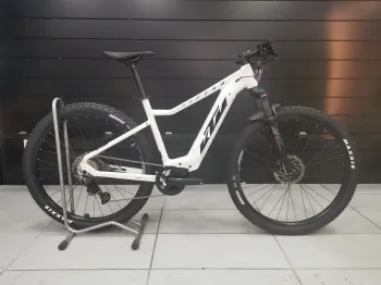 Used KTM MACINA RACE 591 2022 Mountainbike, Blanco — image 4 of 4