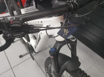 Used KTM MACINA RACE 591 2022 Mountainbike, Blanco — image 2 of 4