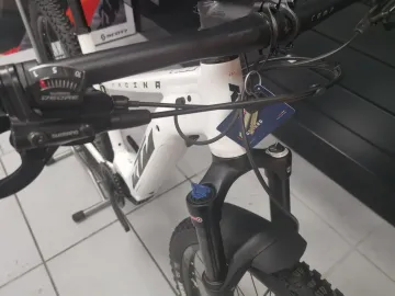 Brugt KTM MACINA RACE 591 2022 Mountainbike — billede 2 af 4