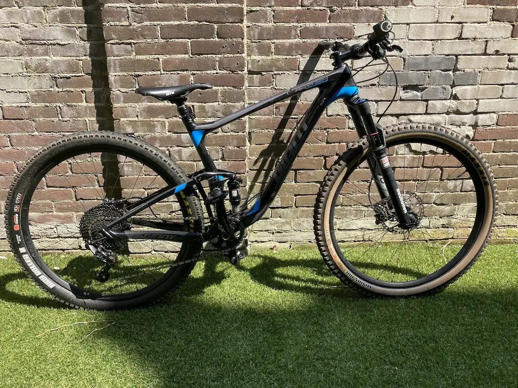 Giant Anthem Advanced 27.5 0 Team used in M buycycle HR